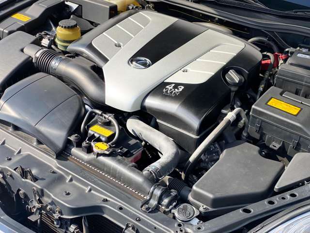 4.3L V8エンジン。なかなかパワフルな走りをしてくれそうですね。