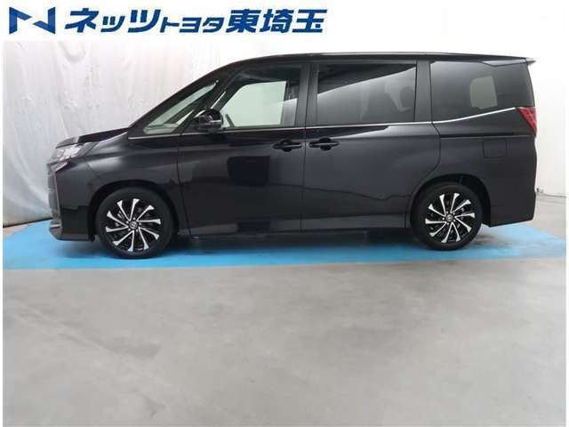 【サイド】左右のスライドドアは電動スライドドアになります。