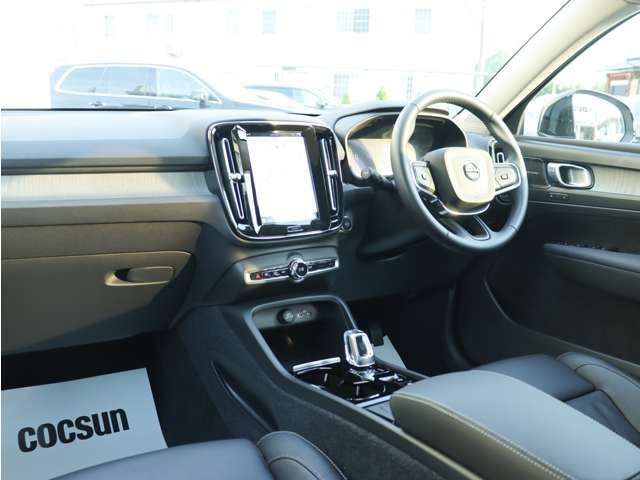 【LAGOM with VOLVO　ボルボのある、ちょうどいい暮らし。】LAGOM（ラーゴム）とは、「自分にとって、多すぎず、少なすぎず、ちょうどいいバランス」という意味があるスウェーデンの言葉です。