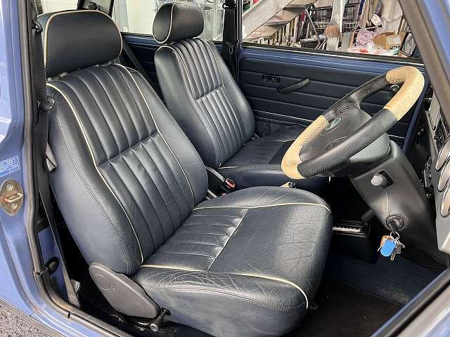 修復歴無し・ワンオーナー・禁煙車・本革シート・40周年特別仕様車・800台限定・専用メーター・専用エンブレム・12アルミ・同色オーバーフェンダー・大型フォグ