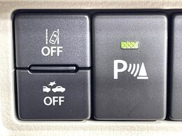 【スズキ　セーフティサポート】走行中に前方の車両等を認識し、衝突しそうな時は警報とブレーキで衝突回避と被害軽減をアシスト。より安全にドライブをお楽しみいただけます。