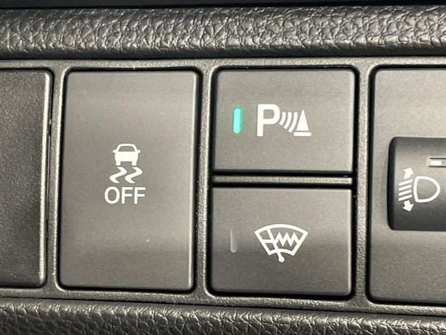【クリアランスソナー】バンパーに付いたセンサーが障害物を検知！一定の距離に近づくとアラートで教えてくれます♪狭い駐車スペースや車庫入れ時も安心ですね☆