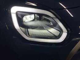 夜間走行も安心なLEDヘッドライト