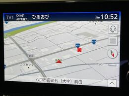 【大画面ナビ】人気の大型9インチナビを装備。存在感のある大画面はインパクト大！ナビ利用時のマップ表示は見やすく、テレビやDVDは臨場感がアップ！いつものドライブがグッと楽しくなります♪