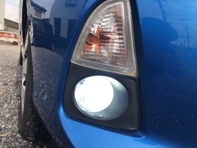 【LEDに交換済み】ヘッドライト同様に社外LEDに変更済みのお車となっております♪