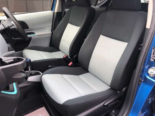【助手席シート】こちらも目立った汚れもなく綺麗な状態です♪
