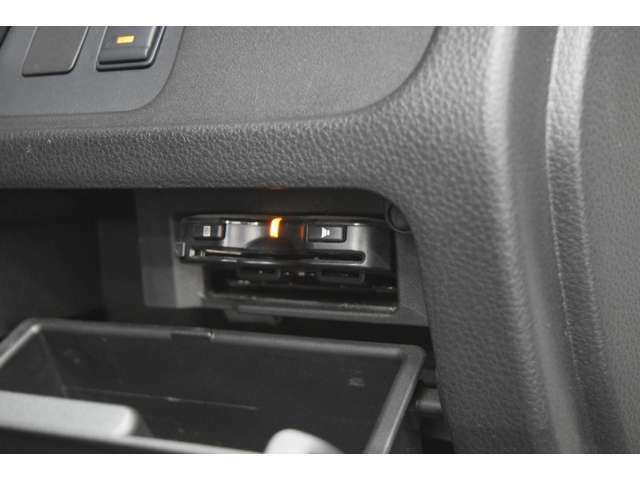 Bluetooth　両側パワースライドドア　後席モニター　衝突被害軽減システム ダブルエアコン　バックカメラ　クルーズコントロール　フルセグナビ　レーンアシスト　ETC