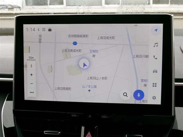 DCM（専用通信機）を装備したコネクティッドナビです。なお無償でのご利用期間は限定（令和11年9月まで）されています。詳しくは営業スタッフにお問い合わせください。