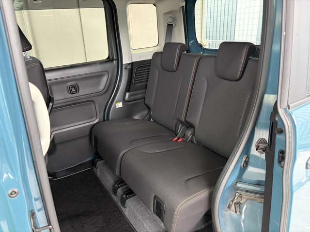 後席も広々！室内クリーニング済です！