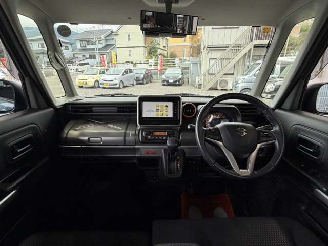 禁煙車！ベンチシート採用で広々！使いやすい車内には定評があります！