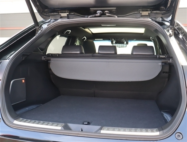 【車屋】として、長く車業界に従事した経験豊富なスタッフが多数在籍しております。