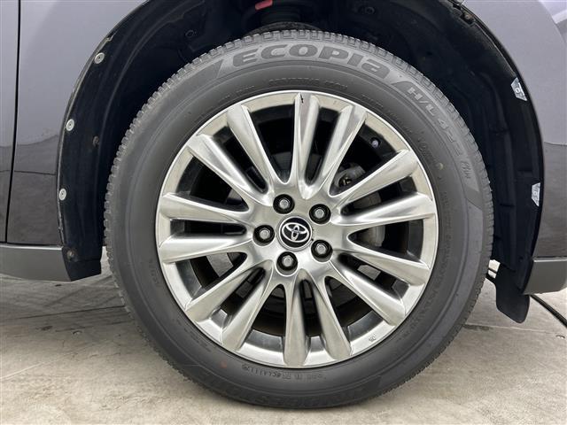 【タイヤ・ホイール】足回りもかっこよく決まってます！社外のアルミやスタッドレスタイヤも取り扱いございます！！ドレスアップもカスタマイズもお任せください！！