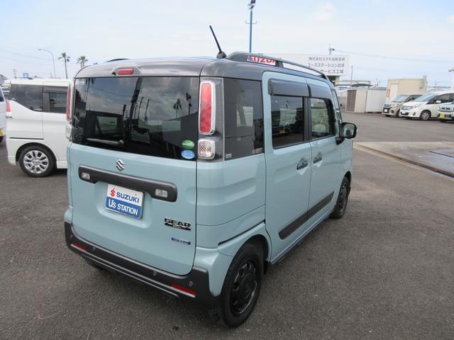 外装は展示前に専任の担当者が綺麗に仕上げております。車の状態など気になさる点がありましたらお気軽にご相談ください。自慢のお車をぜひご覧にいらしてください。