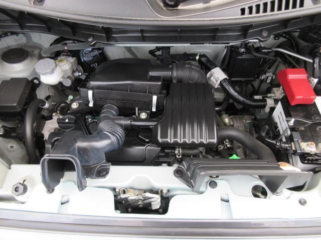 エンジンルーム！このようになっております！整備に関しても工場完備なので購入後も全面的にバックアップしておりますので安心ですよ！気になることがあればお気軽にお申し付けくださいね！