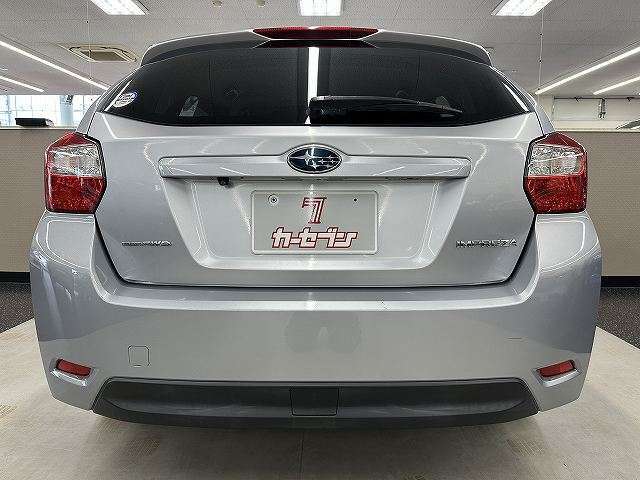 国産、輸入車を問わず提携工場にて熟練の整備士さんがしっかりご納車の整備をいたします。もちろん、ご納車後の修理や車検も承ります。お気軽にご相談下さい。