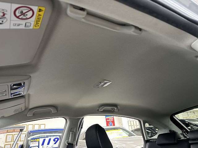 ☆カーセブン越谷店☆広々したショールームでじっくり見学♪