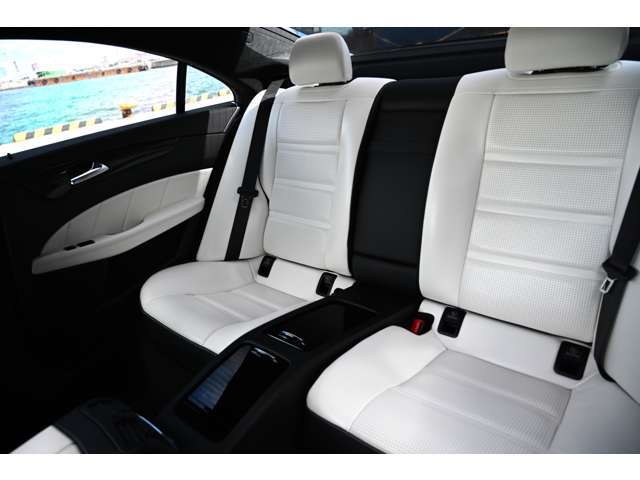 デジーノプログラムPKG正規ディーラー車法人1オナ禁煙車屋根保管特注カラーデジーノミスティックブルー＆ポーセレンフルレザーカーボンPKGパフォーマンスPKG新車時より毎年ディーラー整備マットフルプロテクション