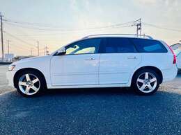 軽自動車から輸入車まで、幅広く取り扱っております！