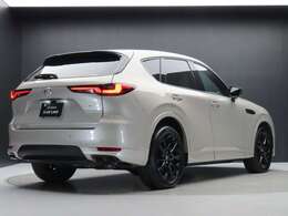 【デモUP車】弊社の試乗車だったCX-60を、中古車として販売開始いたします。走行5千Kmと少なく、禁煙車で内外装共に非常にキレイなCX-60です。革シート・サンルーフ・BOSEサウンドと豪華な装備がステキですよね。