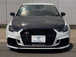 平成30年式　RS3　デザインPKG　後期モデル入庫いたしました。　バング＆オルフセンサウンド　マトリクスLED　バーチャルコックピット　カーボン調プロテクションフィルム