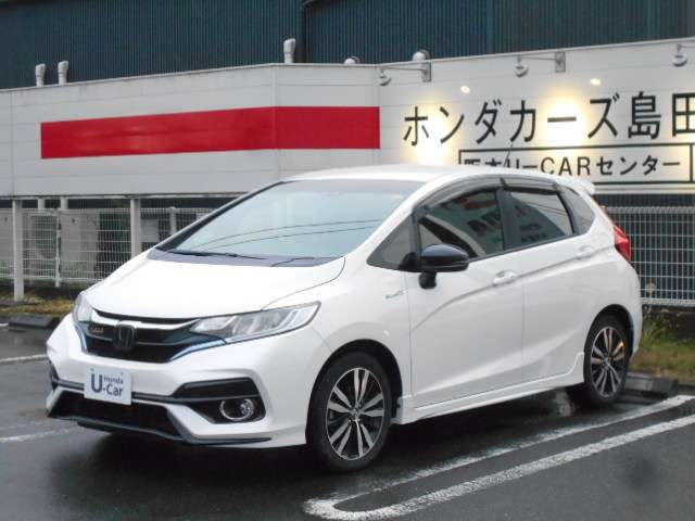 大型テールゲートスポイラー・スポーティフロントバンパーなどスポーティな装備を備えたタイプです☆