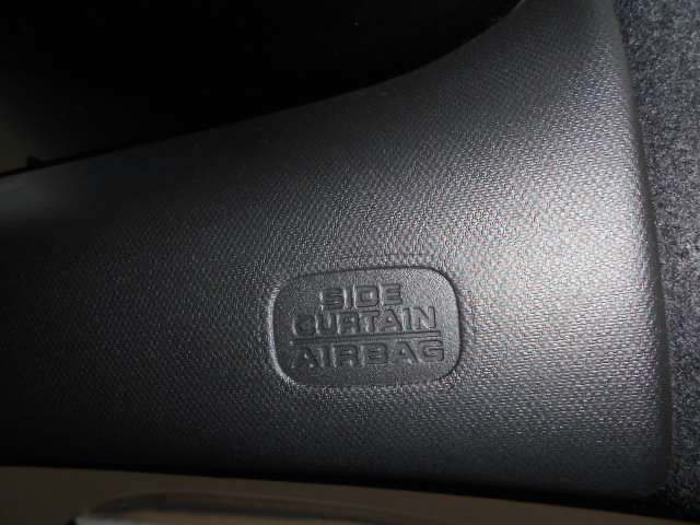 サイドカーテンエアバック装備で後席の方にも安心です♪