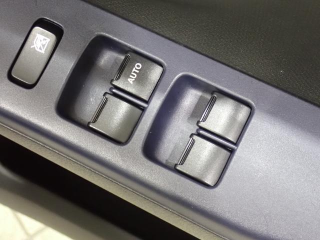 お好みの1台をお客様自身の目でお選び下さい。車両によっての癖や特徴は専任のスタッフまでご気軽にご相談下さい。常にお客様のニーズにお答え出来るように、幅広いジャンルの在庫を取り揃えております。