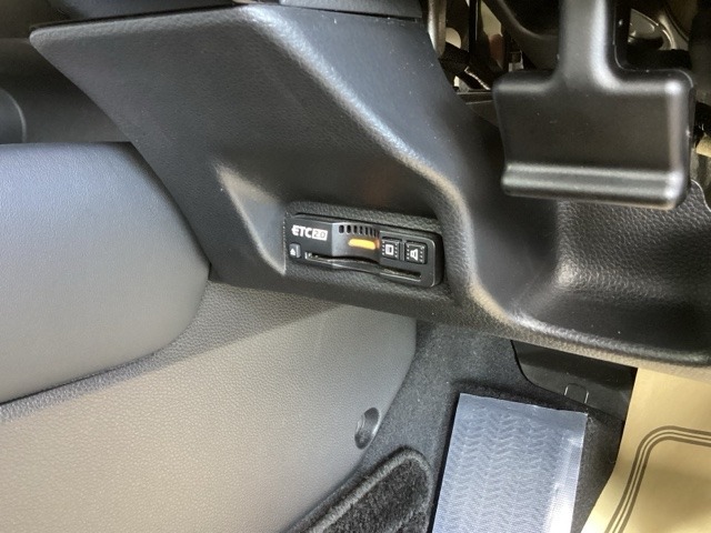 ETC付いてます。ETCが使用可能な道路通行料はキャッシュレスでスマートに走行できます。再セットアップして納車致します。