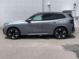 車体寸法：全長4755mm×全幅1920mm×全高1660mm（カタログ値）。ホイールベース：2865mm（カタログ値）広々ラゲッジルーム♪帰省も旅行も荷物たくさん積載♪後部座席を倒してフラットにすることも可能！