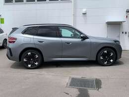 車体寸法：全長4755mm×全幅1920mm×全高1660mm（カタログ値）。ホイールベース：2865mm（カタログ値）広々ラゲッジルーム♪帰省も旅行も荷物たくさん積載♪後部座席を倒してフラットにすることも可能！