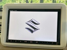 【純正8型ナビ】人気の純正ナビを装備。オーディオ機能も充実しており、Bluetooth接続すればお持ちのスマホやMP3プレイヤーの音楽を再生可能！毎日の運転がさらに楽しくなります！！