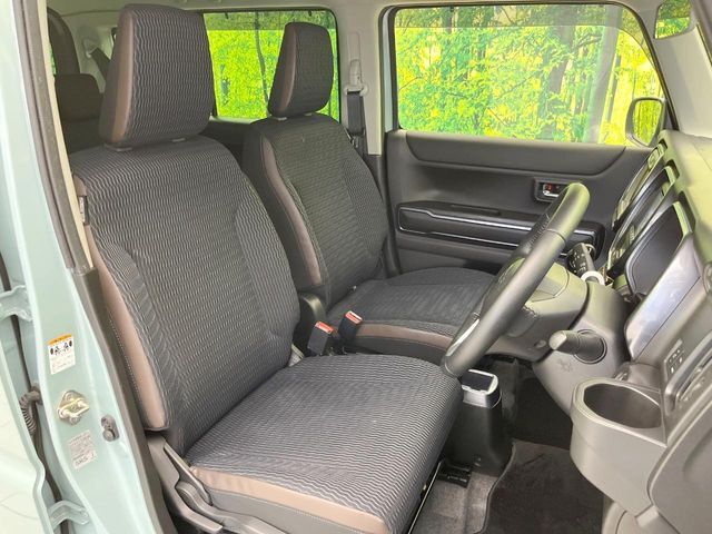 運転席シート廻りは使用感も少なく、良好な状態となっています。丁寧に使われていたことがよくわかりますね。