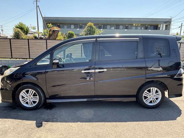 ファミリーカーでありながらスタイリッシュなデザインです！