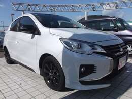 三菱自動車のフロントデザインコンセプト「ダイナミックシールド」を採用・シャープかつ力強いデザイン・またリヤはLEDコンビネーションランプと縦型に配したリフレクターによりワイド感と安定感を演出しています☆