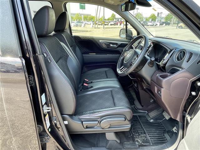 座り心地が良いシートなので長時間の運転でも快適にお過ごしいただけます。新品のフロアマットのご注文も可能です。掲載箇所以外にご希望の写真がございましたらお気軽にお問い合わせ下さい。