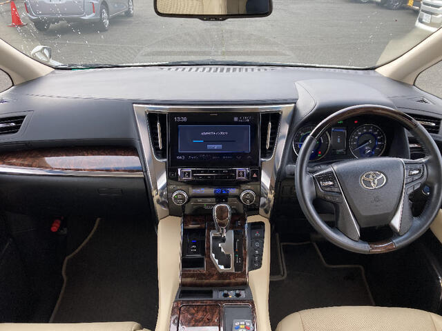 ●全国各地から良質車だけを選ぶ目利きの仕入れスタッフ☆さらに国家整備資格者が、その車を徹底してチェックしています！！