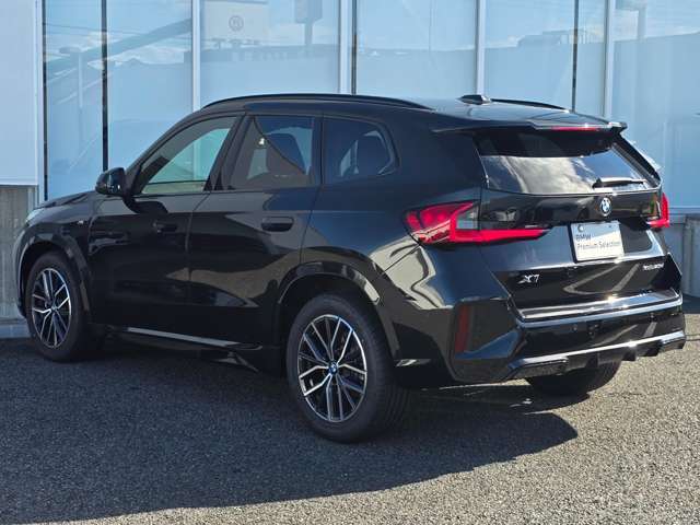 この度は弊社認定中古車をご覧いただき誠にありがとうございます。弊社はBMW 正規ディーラーですので遠方のお客様も安心してご購入下さい。ご不明な点がございましたらお気軽にお申し付けください。