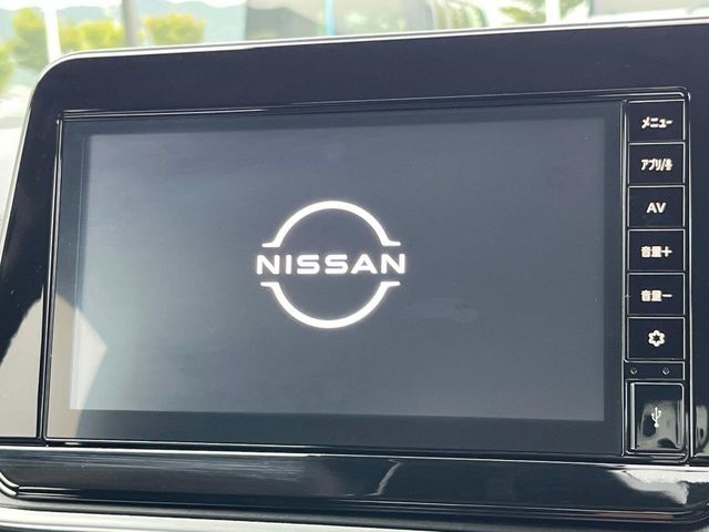 【ディスプレイオーディオ】視認性が高いディスプレイオーディオを装備♪操作性も良好で直感的なソース選択が可能です。