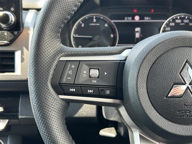 こちら運転席周りの操作部分の写真になります。各部しっかり動作の確認をしておりますので、ご安心だくさい。