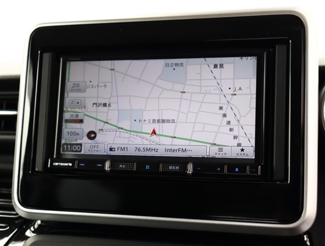 『1台』のお車に対して、3名体制で日々議論を重ね仕入れを行っております。
