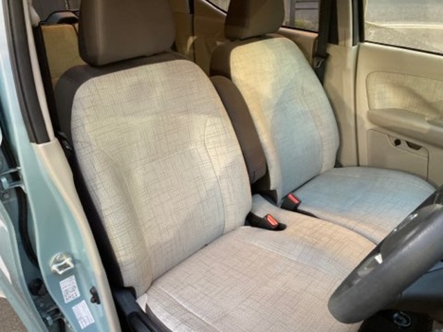 運転席、助手席まわりです。実際お座りいただくのが、分かりやすいと思います。お気軽にご来店ください！