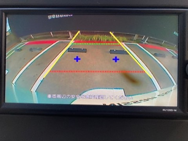 バックビューモニターつきです。