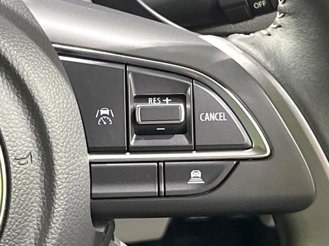 【アダプティブクルーズコントロール】高速道路での長距離走行が楽に！！自動で速度を保つクルーズコントロールが、衝突軽減システムと連携し、前方の車両を感知して車間を保つように速度調節してくれます！！