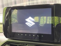【ディスプレイオーディオ】お手持ちのスマートフォンとの連携で、ナビや音楽再生など各種アプリを使用可能。スマホに近い感覚でお使いいただけます♪