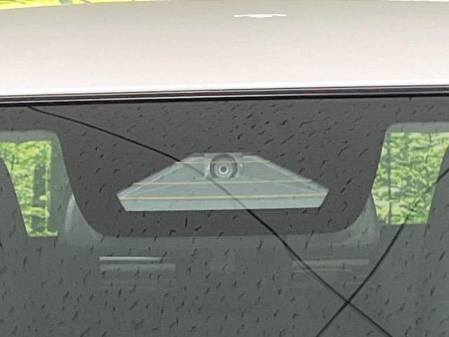 【スズキ　セーフティサポート】走行中に前方の車両等を認識し、衝突しそうな時は警報とブレーキで衝突回避と被害軽減をアシスト。より安全にドライブをお楽しみいただけます。