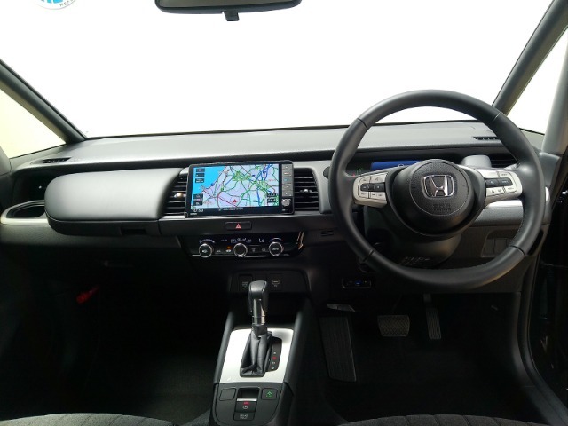 Honda車が初めての方にも扱いやすく分かりやすいインパネ周りと各種スイッチ類です。
