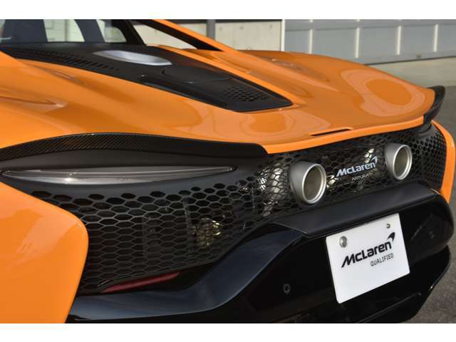 スポーツエグゾーストを装備。マクラーレン・フォーミュラ1譲りの官能的サウンドをお楽しみください。