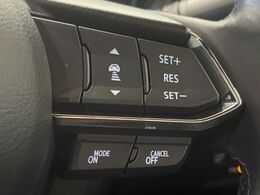 【マツダ・レーダークルーズコントロール】高速道路での長距離走行が楽に！自動で速度を保つクルーズコントロールが、衝突軽減システムと連携し、前方の車両を感知して車間を保つように速度調節してくれます！！