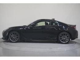 すべてのSUBARU認定U-Carに走行距離無制限の「SUBARUあんしん保証」が付きます！主要部品から純正用品まで保証対象とし、万一の故障の際は、全国のスバルディーラーで無料修理が受けられます！