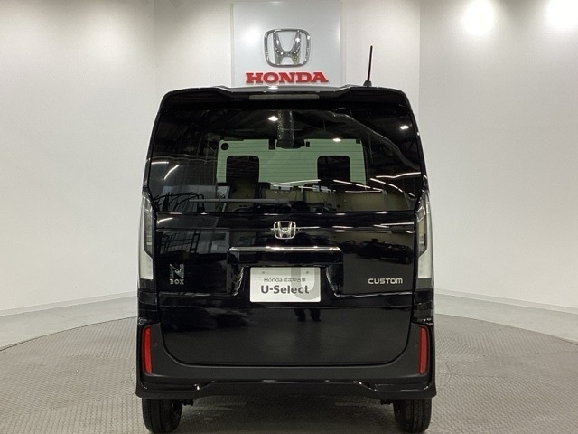 【Honda認定中古車 U-Select】　は3つの安心をお約束します。　1　Hondaのプロが整備した安心。 2　第三者機関がチェックした安心。　3　購入後もHondaが保証する安心。